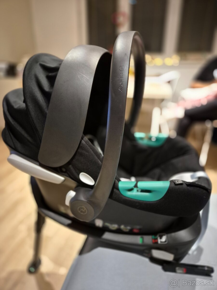 Cybex Aton b2