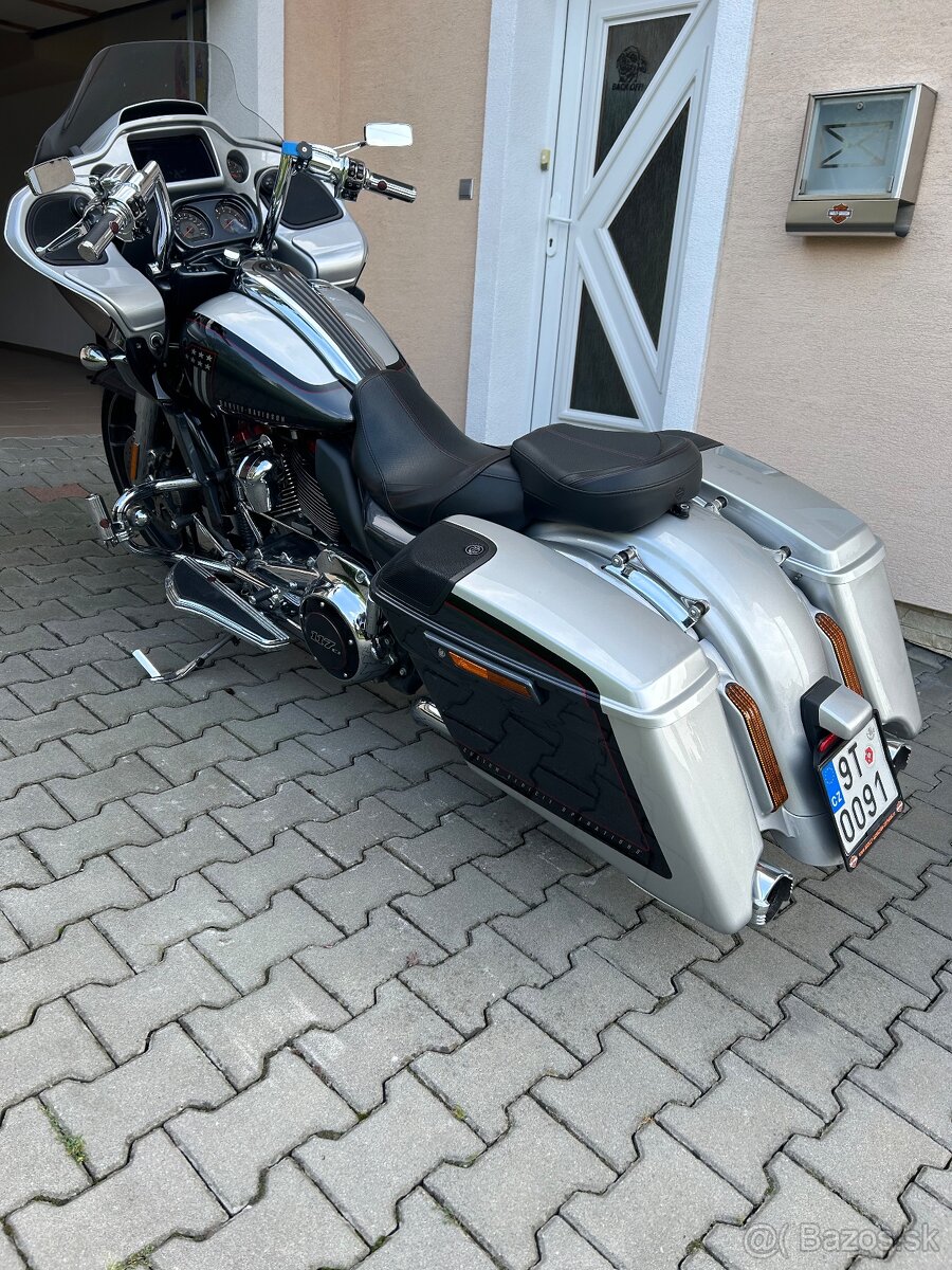 Harley Davidson Road Glide 117 CVO