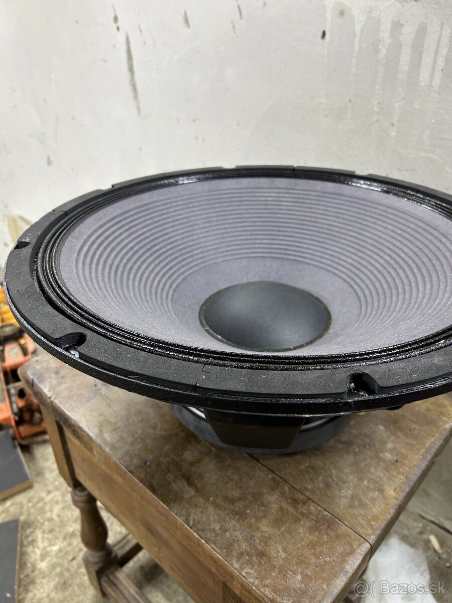 The box Speaker 18 “