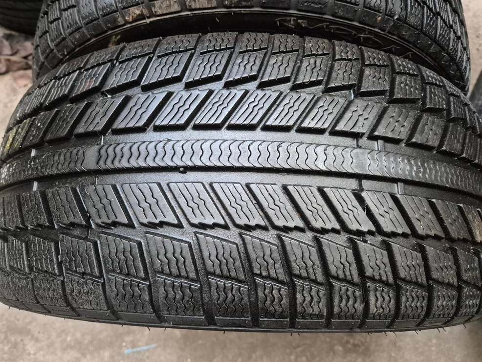 225/40 r18 zimné 2 ks SYRON dezén 7 mm