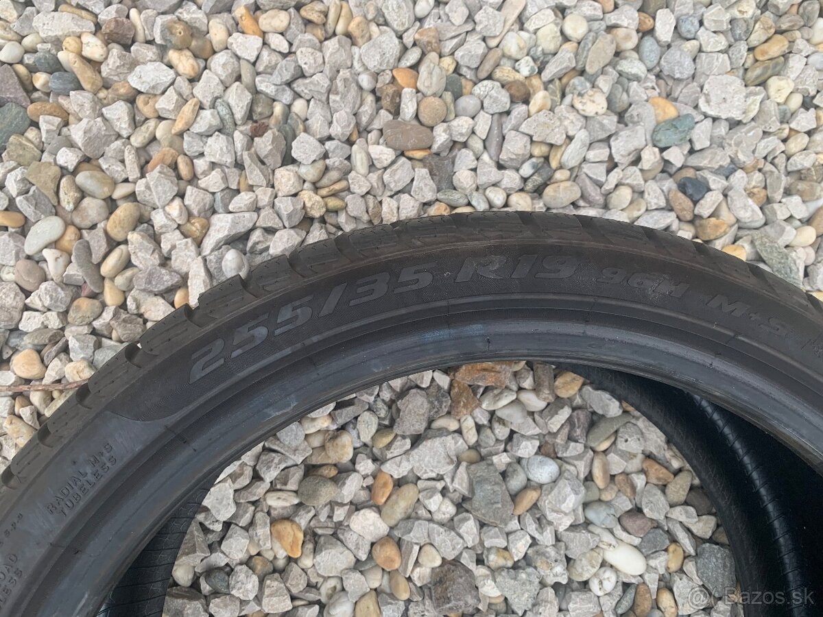 Zimná sada pneumatik Pirelli Sotozero 255 35 R19