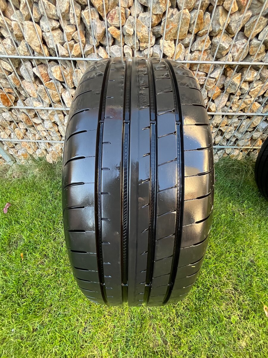 GOOD YEAR  235/55 R18  EAGLE F1