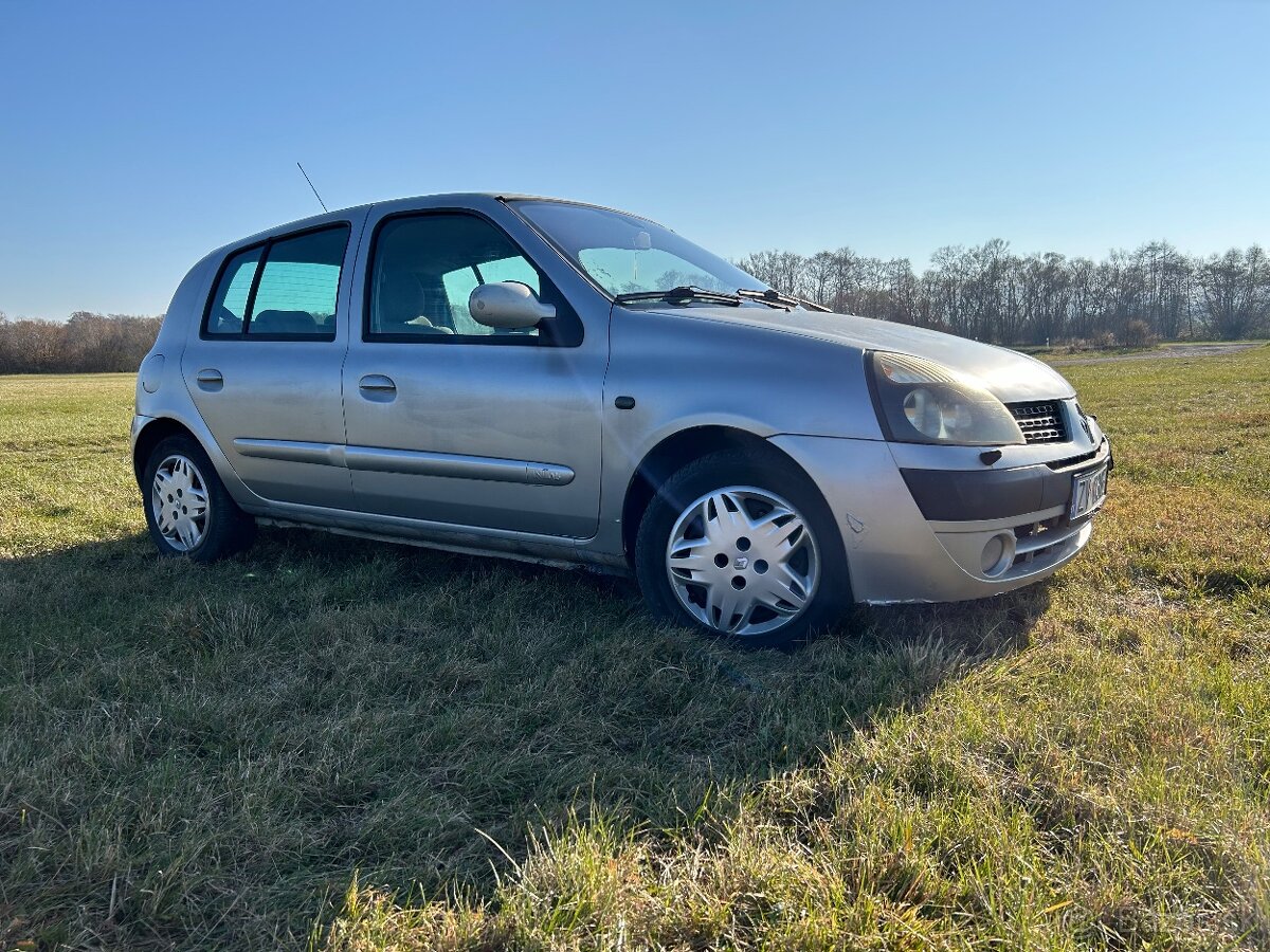 PREDÁM Renault Clio 1.6 16V InitialeParis