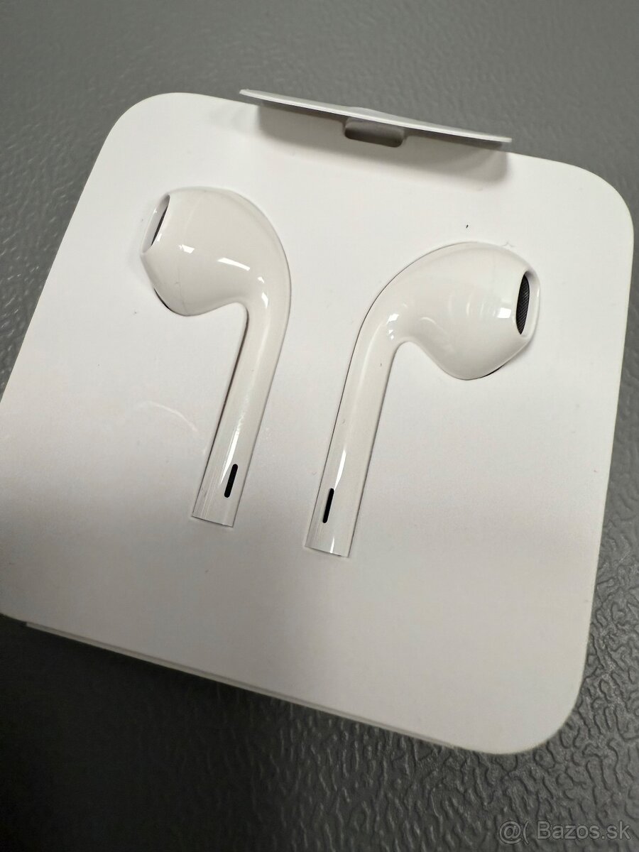 Apple EarPods with Lightning Connector