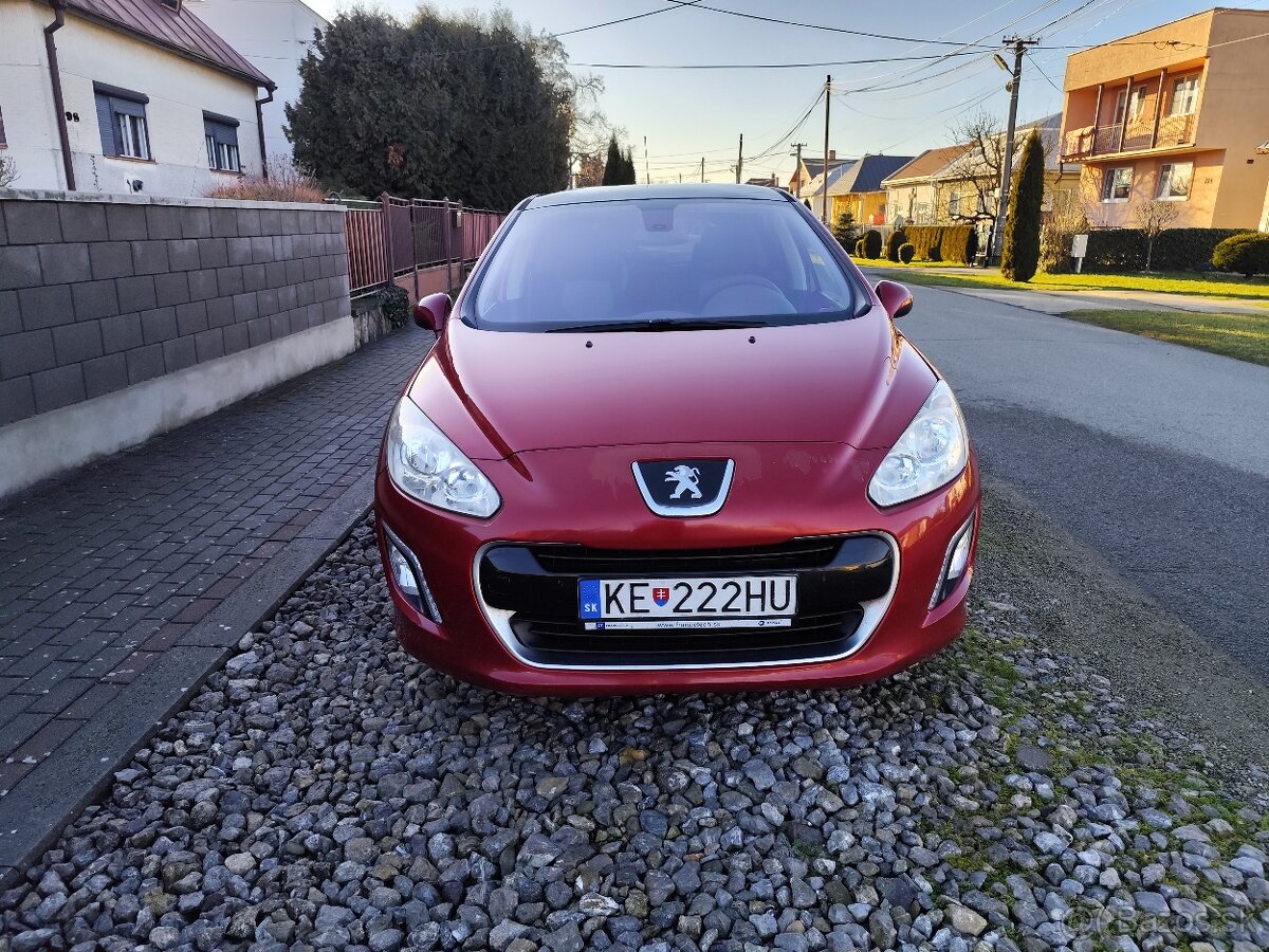 Peugeot 308 1.6 HDI 82kw ročník 2011 s panorámou