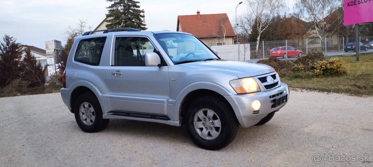 Mitsubishi pajero GLS 3.2DI-D MANUÁL