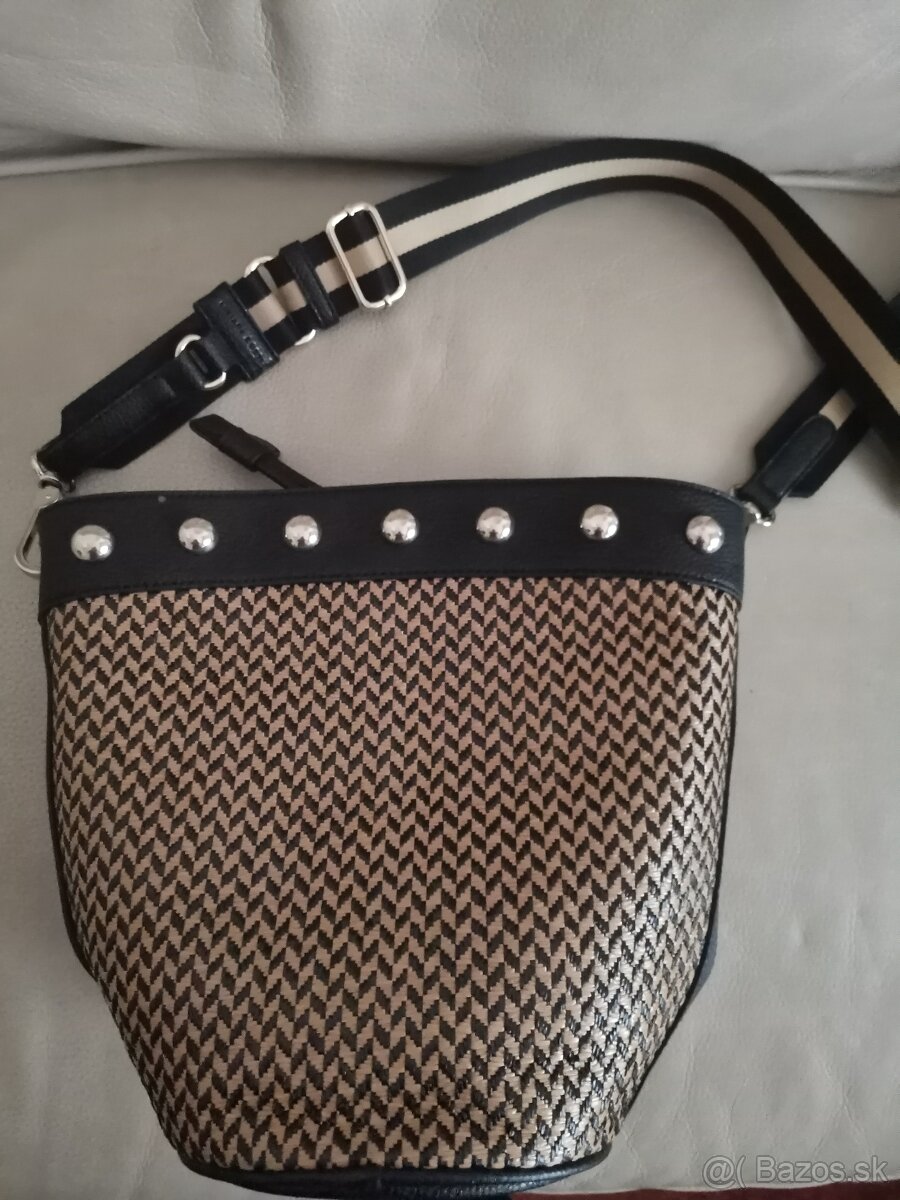 Kabelka crossbody