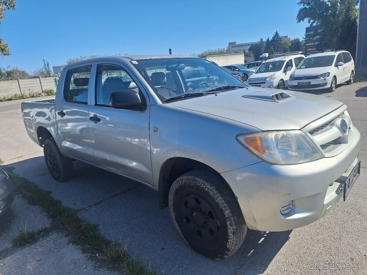 TOYOTA HILUX 2,5 DIESEL 4X4 KLÍMA