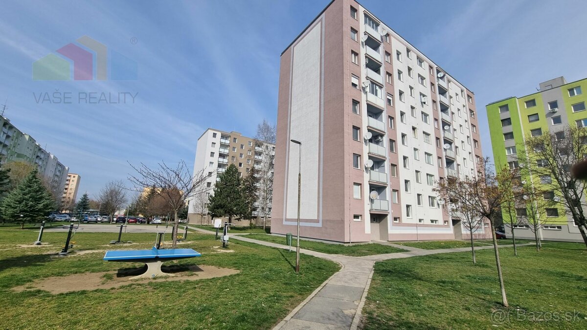 PREDAJ  DVOJIZBOVÝ BYT 46 M2, LOGGIA, PIEŠŤANY, SCHERERA