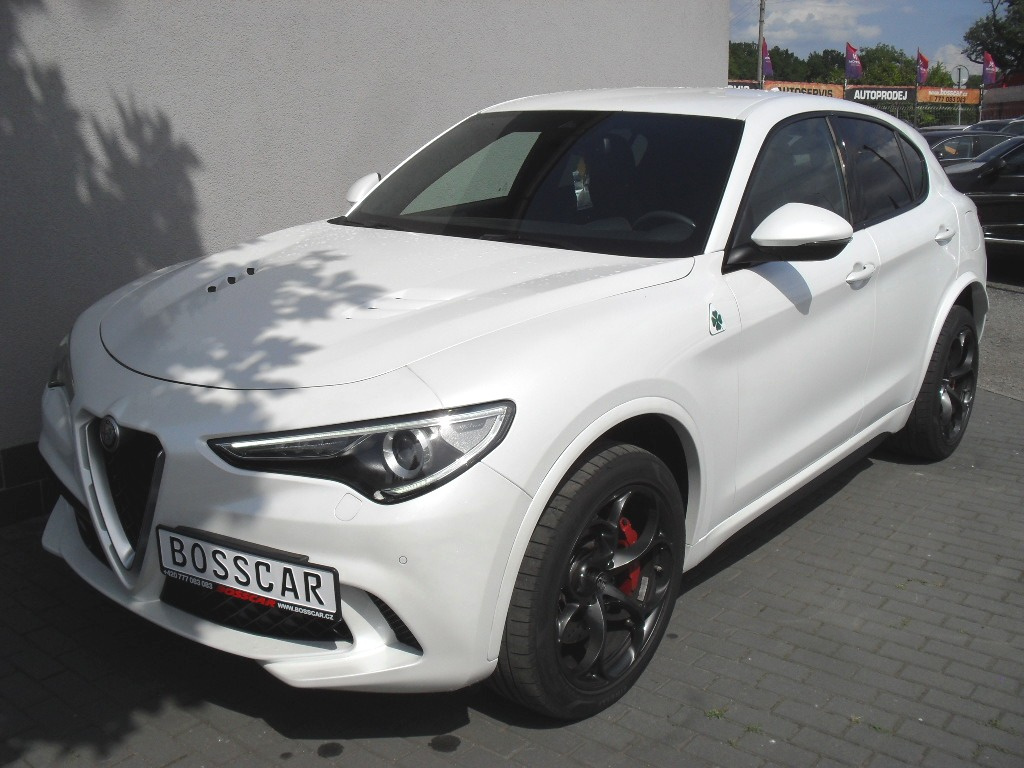 Alfa Romeo Stelvio 2.9 Tw-Turbo V6 Quadrifoglio 1.250.000Kč