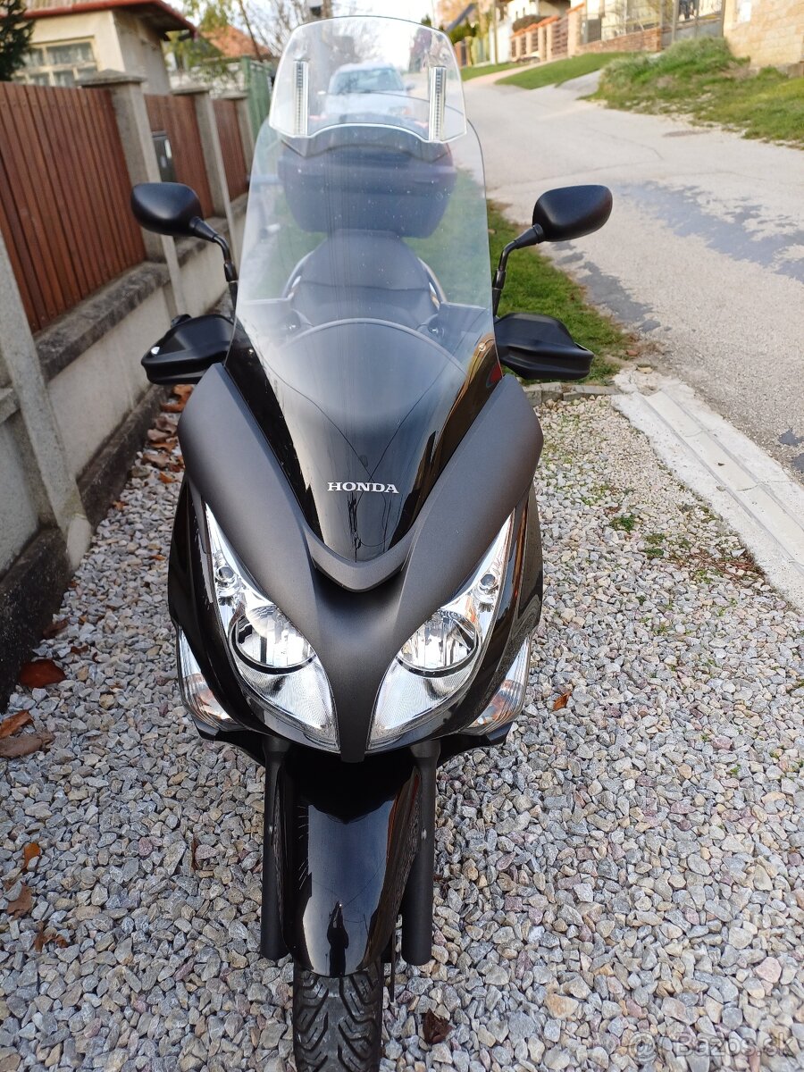 Predám skúter Honda SW T 400