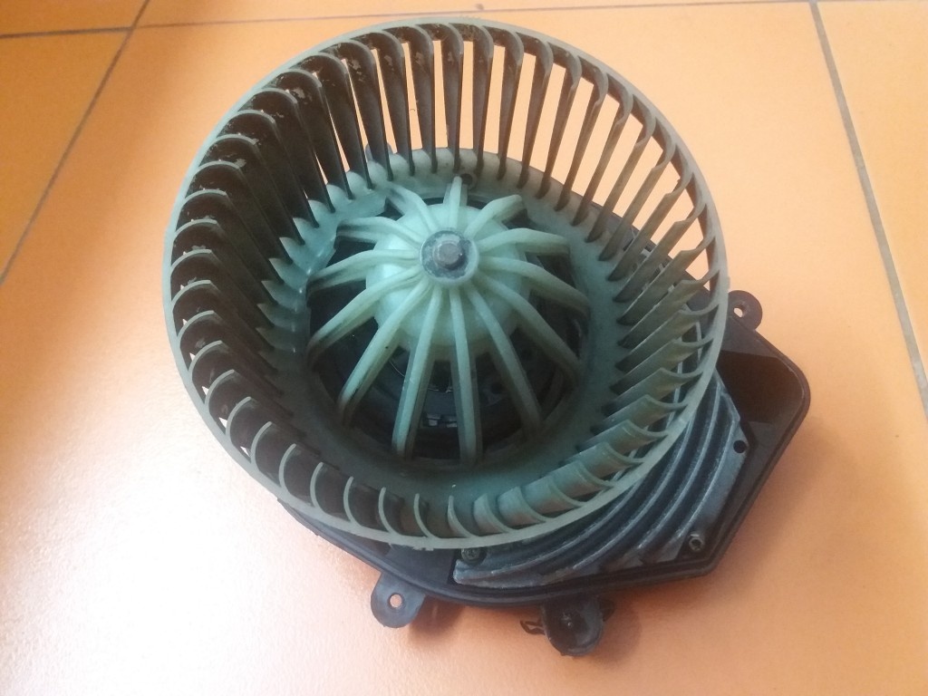 Ventilátor kúrenia - PASSAT B5.5, SUPERB 1, AUDI A4 B5