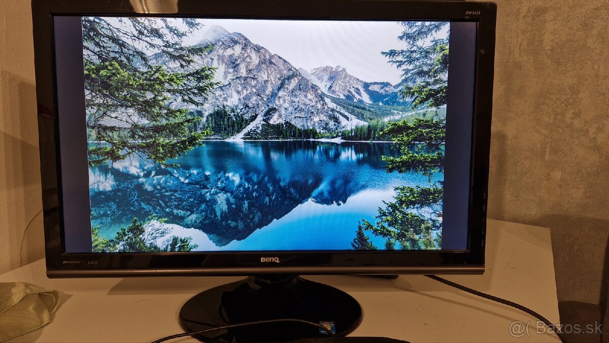 Predám 24" FullHD 1920x1080 monitor BENQ (mala vada)