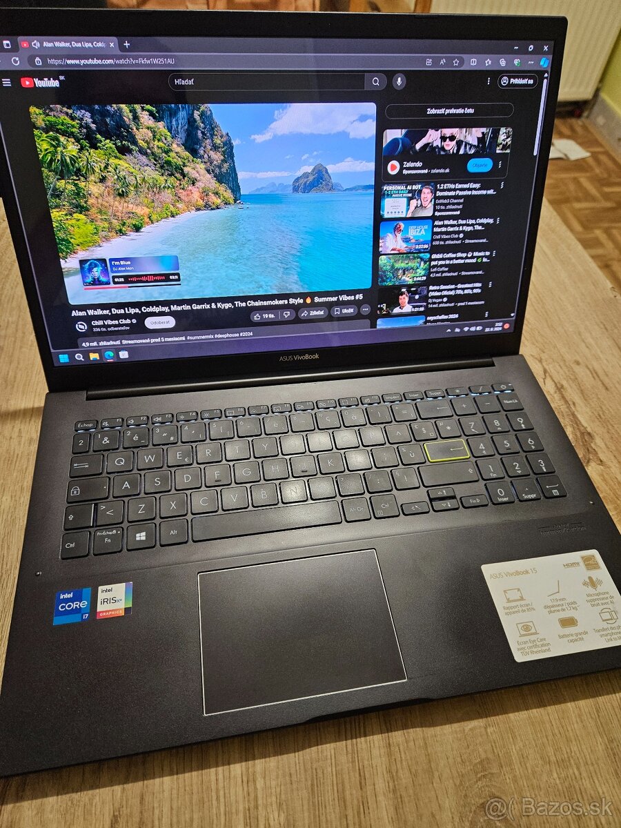 Asus vivobook S513E s Oled displejom i7 procesorom 16gb ram