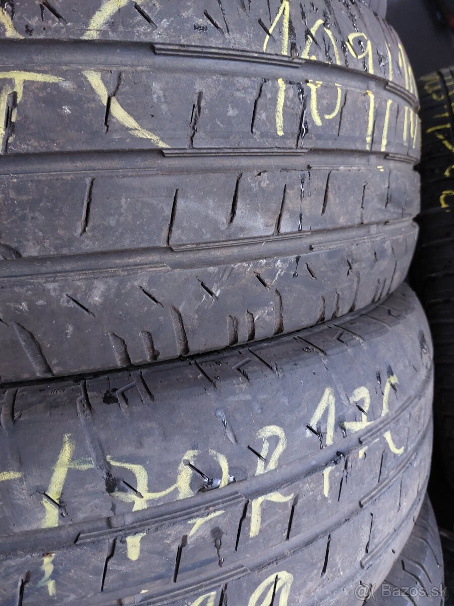 Predam letne pneu 4x 215/60R17C Continental