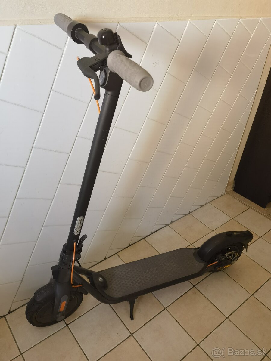 Ninebot by Segway Kickscooter F30E