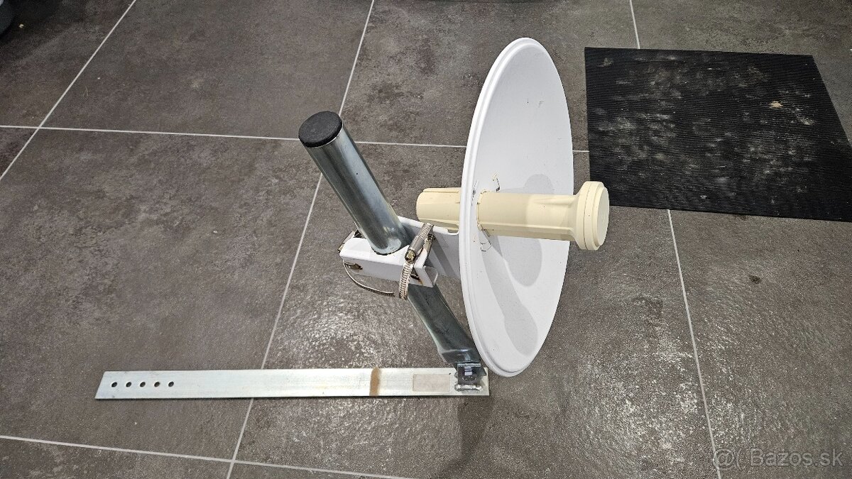 5GHz mikrovlnna antena Ubiquiti M5-300