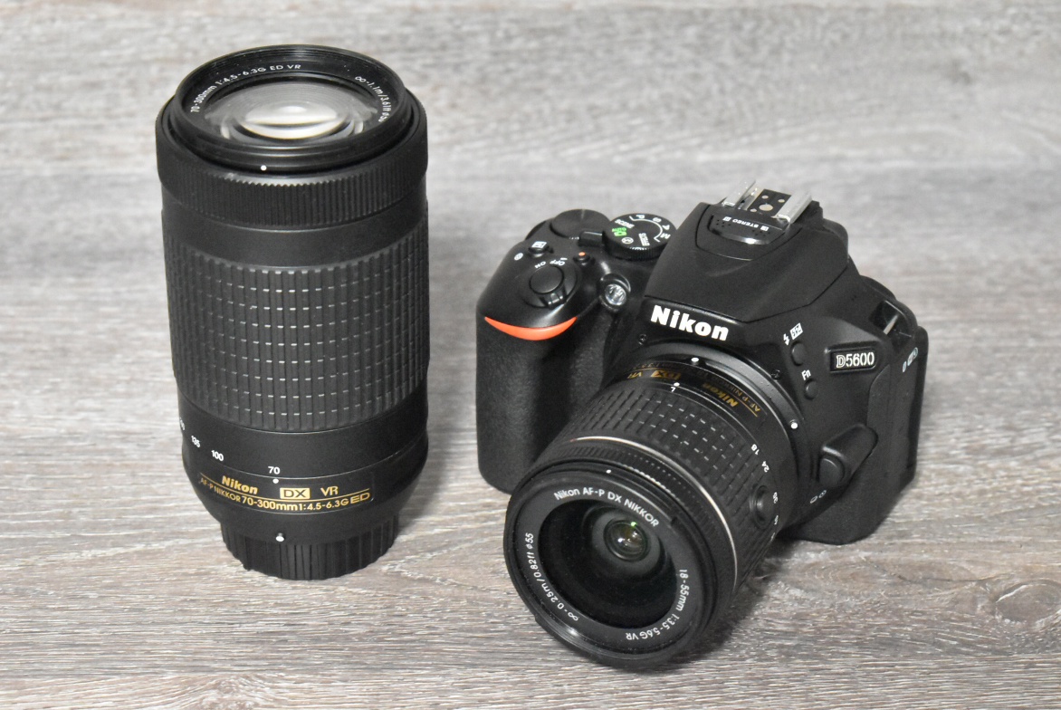 Nikon D5600 s novymi objektívmi AF-P