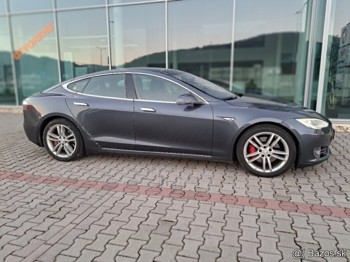 Tesla P90D model S ( cena bez DPH )  24390  €