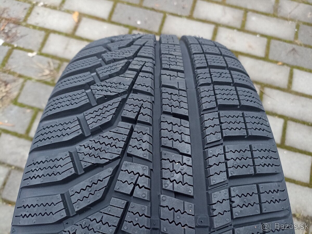 Zimné pneu Hankook Winter Icept Evo 215/45 R16 XL