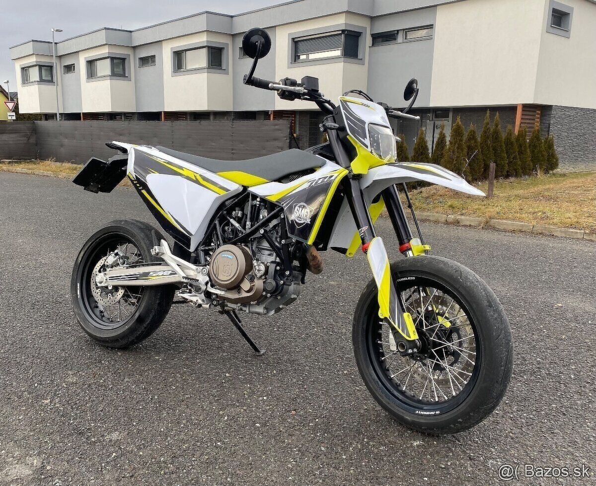 HUSQVARNA  701 SUPERMOTO