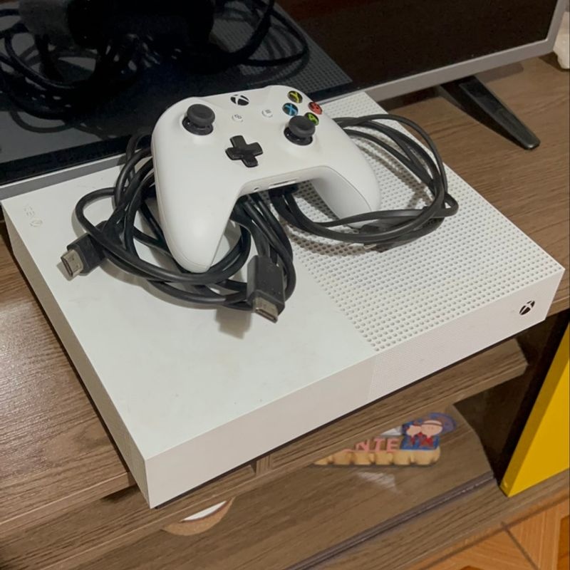 Xbox one s s ovládačom