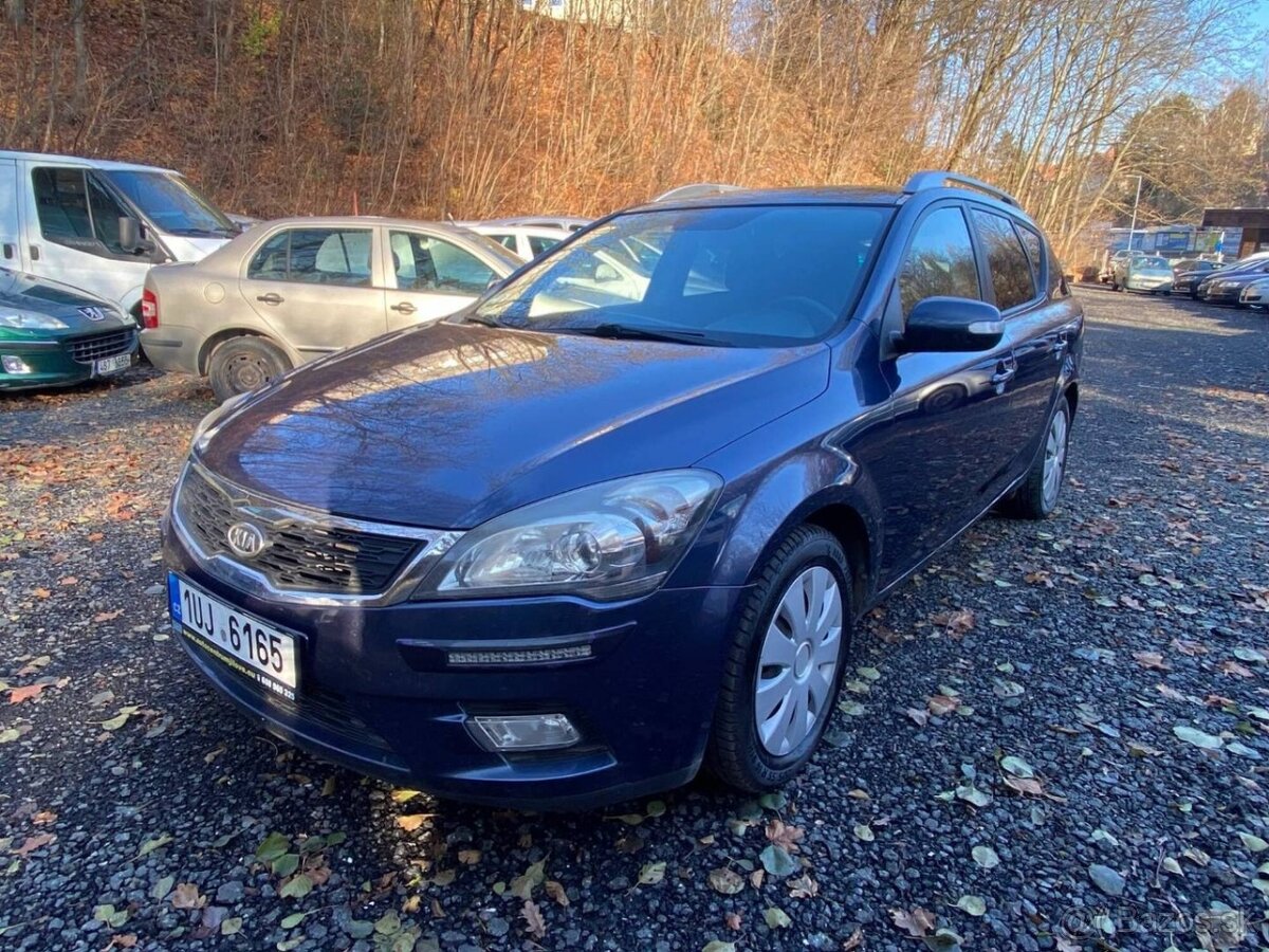 Kia Ceed 1.6 CRDI 94kW klima tempomat el.okna 2011