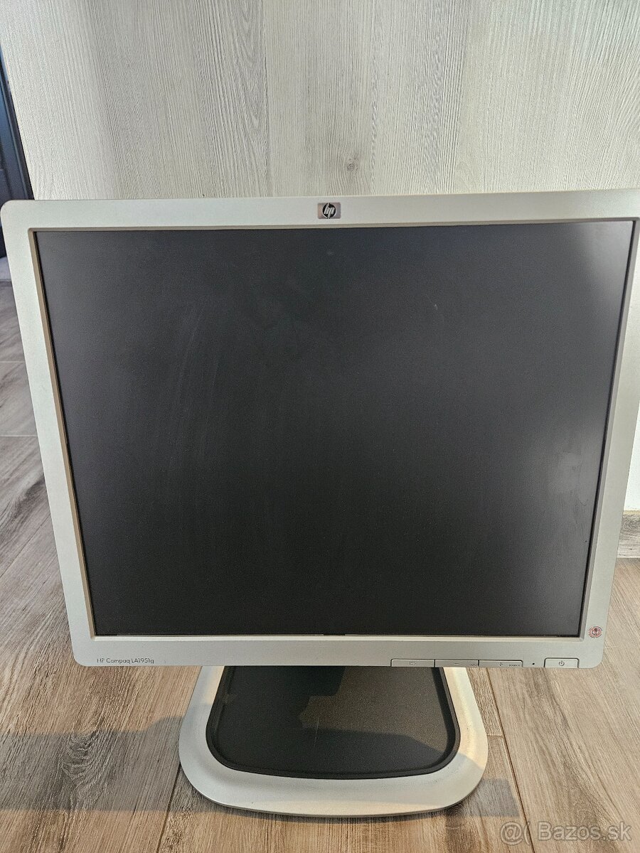 Monitor LG 19"