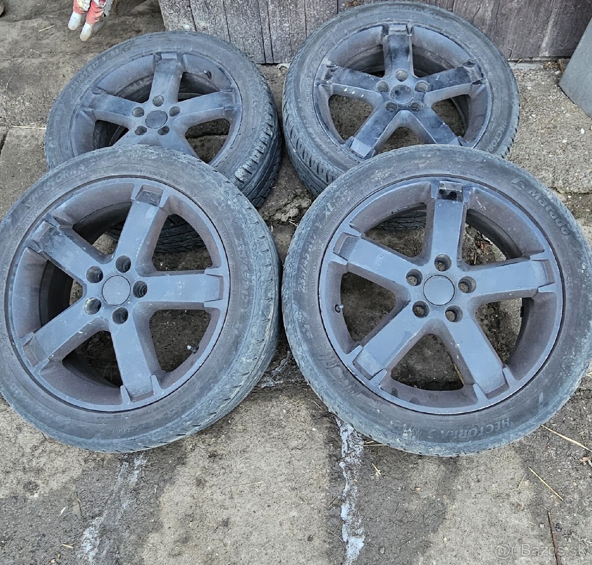 Elektrony Borbet S R17 5x108 s letnými pneu