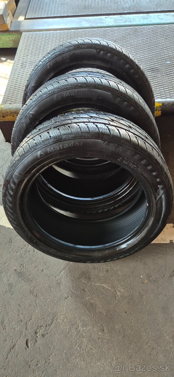 Predám 3ks.zimné pneumatiky matador 205/50R17 93H.