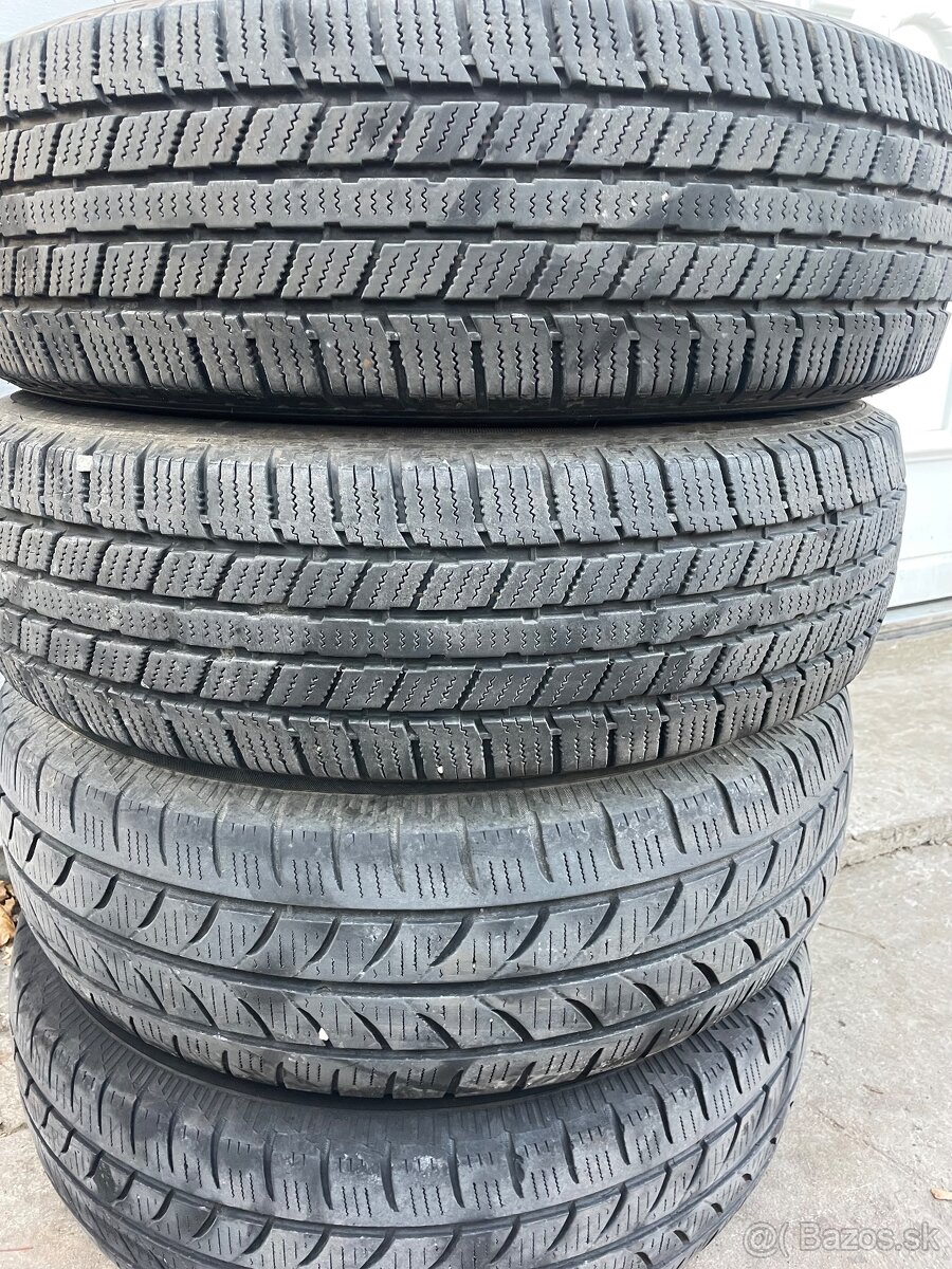 Zimné pneumatiky 215/75R16C