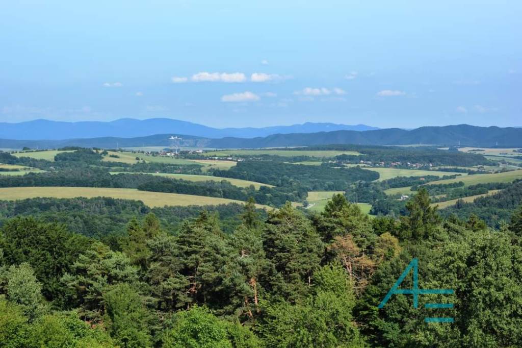 Slnečný stavebný pozemok v Polianke 3590m2