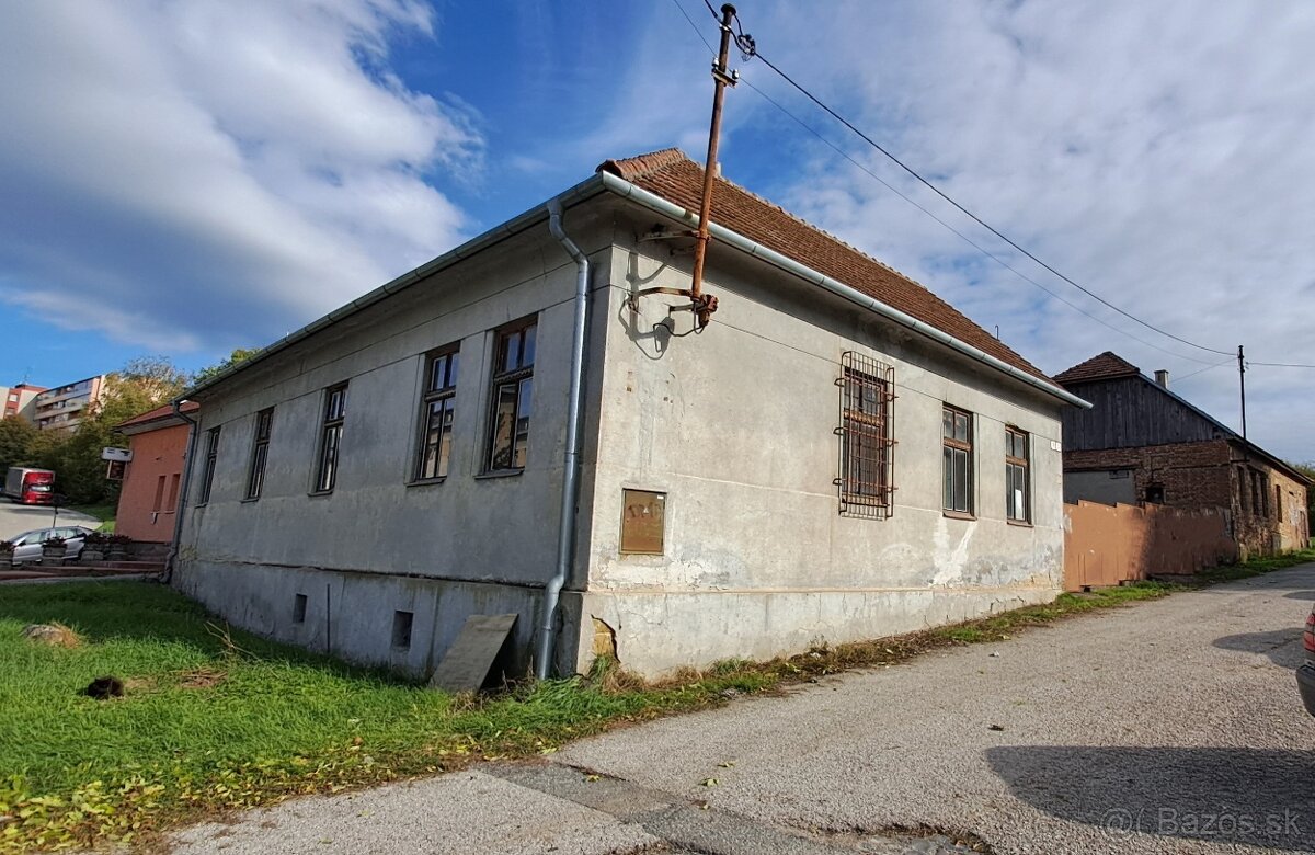 Na predaj RD s vedľajšou budovou v Myjave.