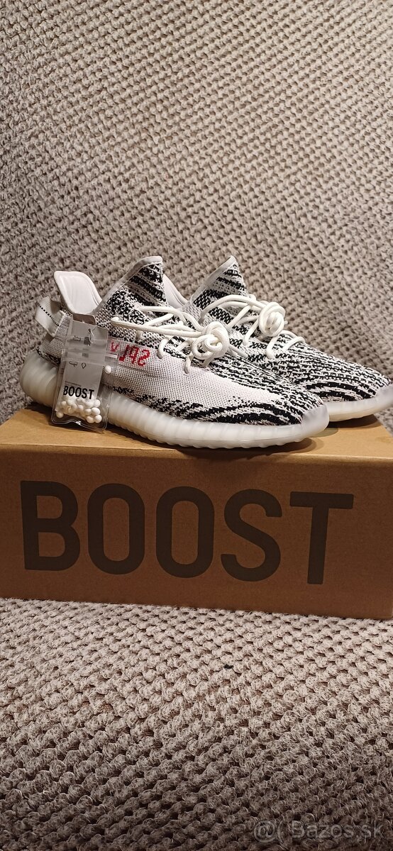 Yeezy 350 V2 zebra