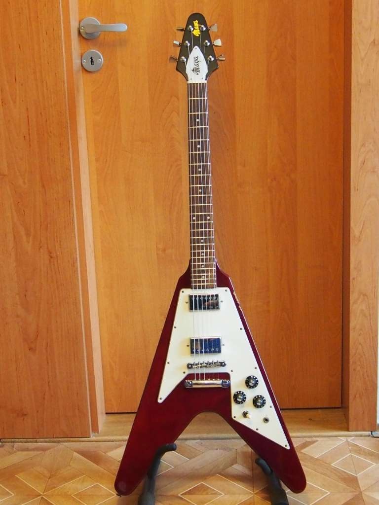 Kopie Gibson Flying V Maya Made in Japan 90sátá léta