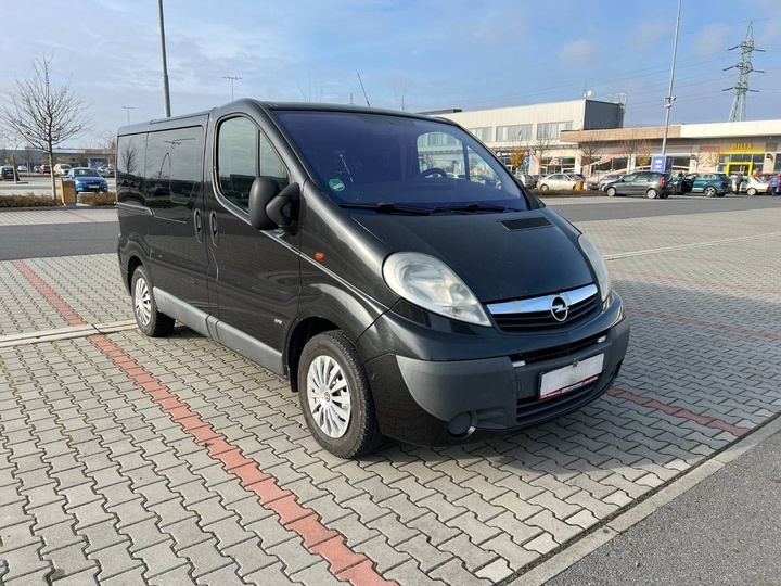 Opel Vivaro Tour 2.5 CDTi Westfalia 7 míst automat