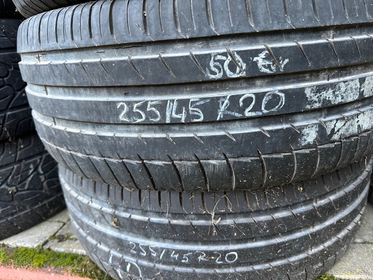 255/45 R20