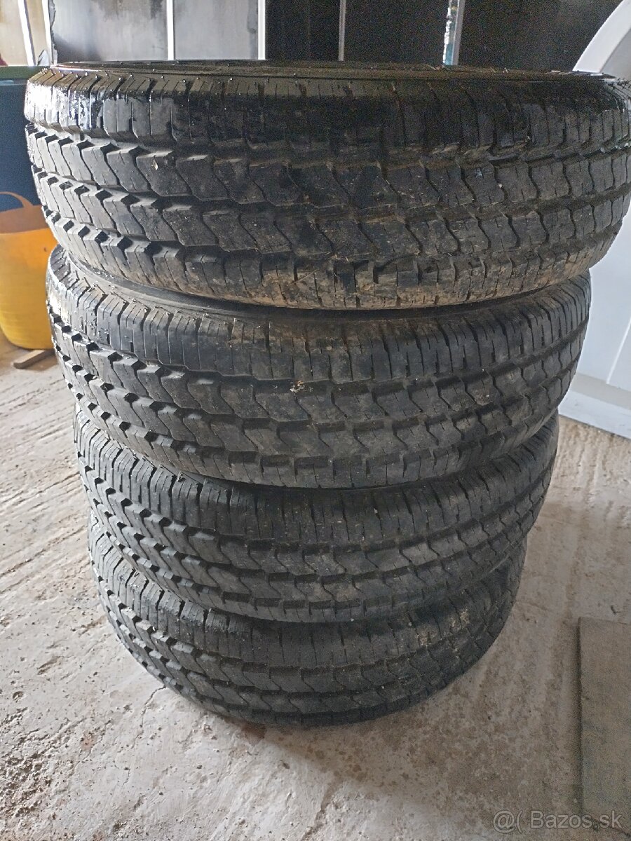 Pneu 195/75 r16c