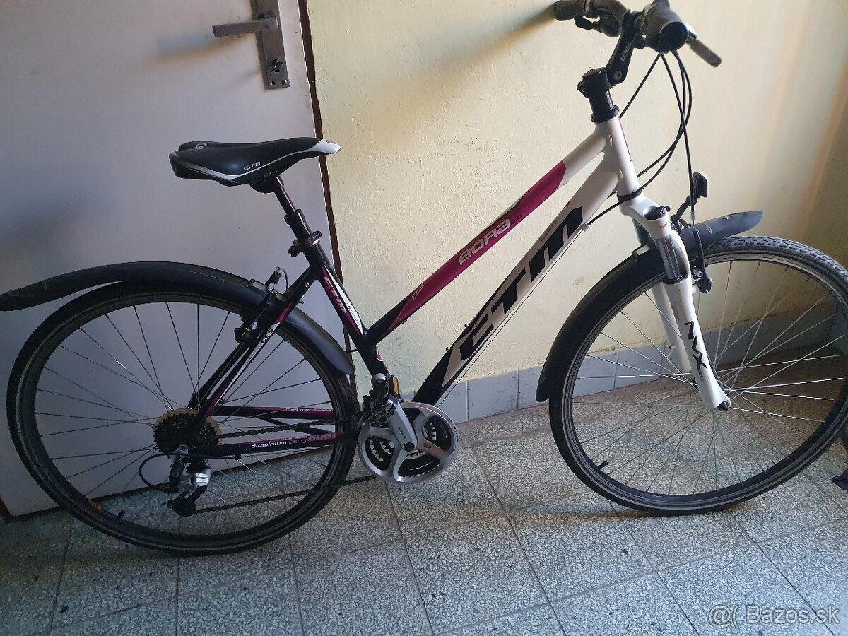 Damsky trekovy bicykel CTM Bora 2