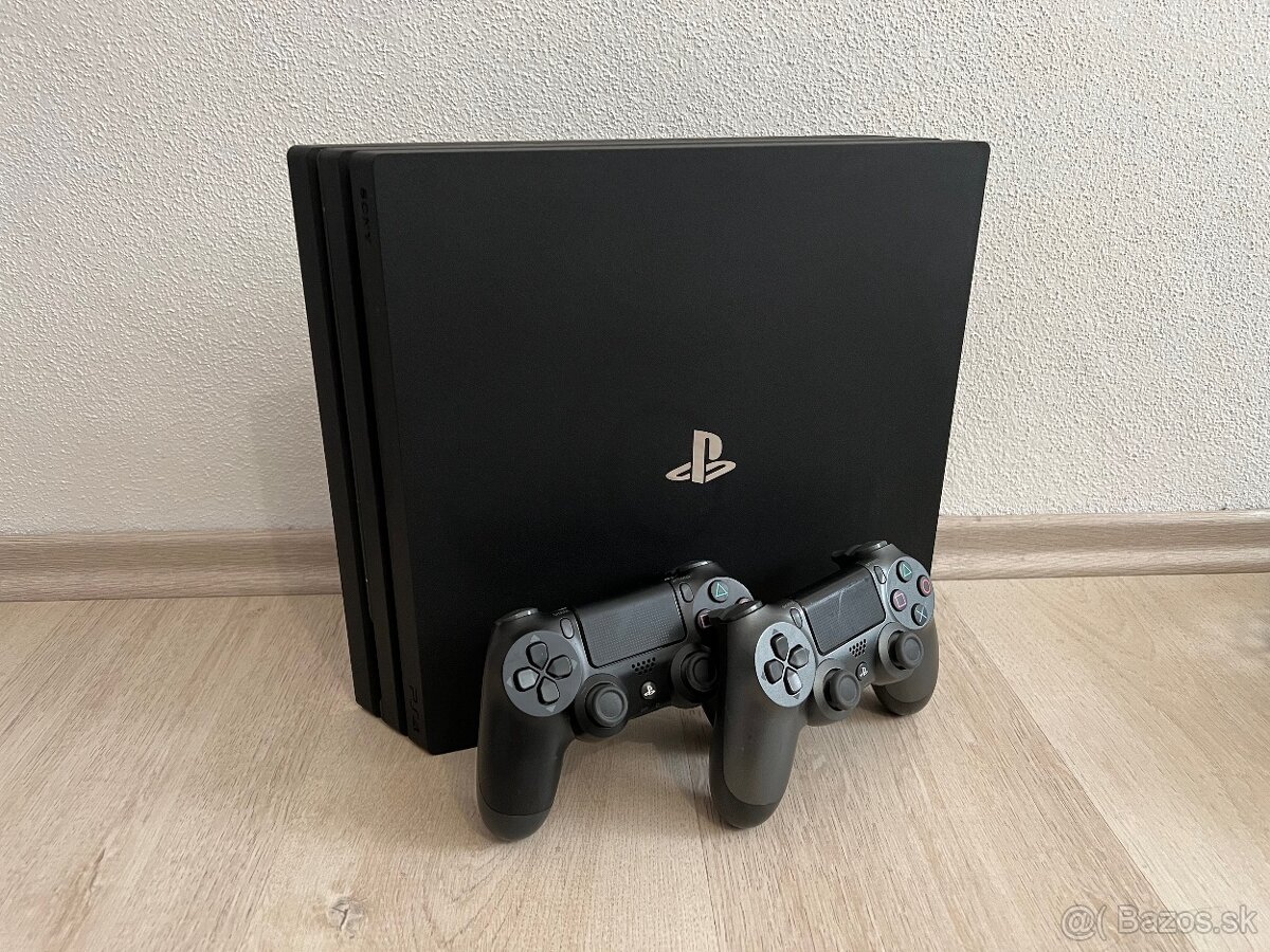 PREDAM PLAYSTATION 4 PRO + PS VR + 2 OVLADAČE + HRY