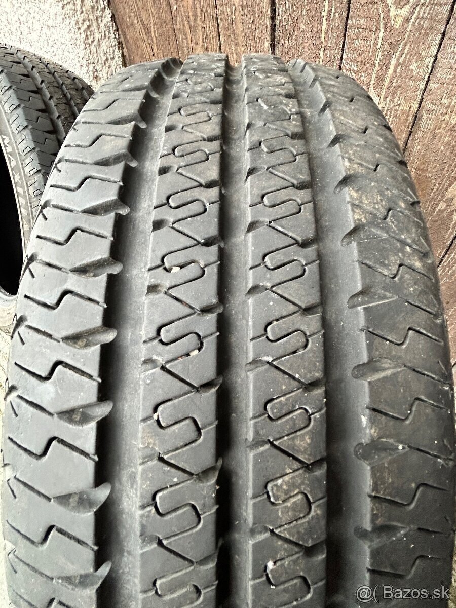 Predám 195/60 r16 C letné  pneu