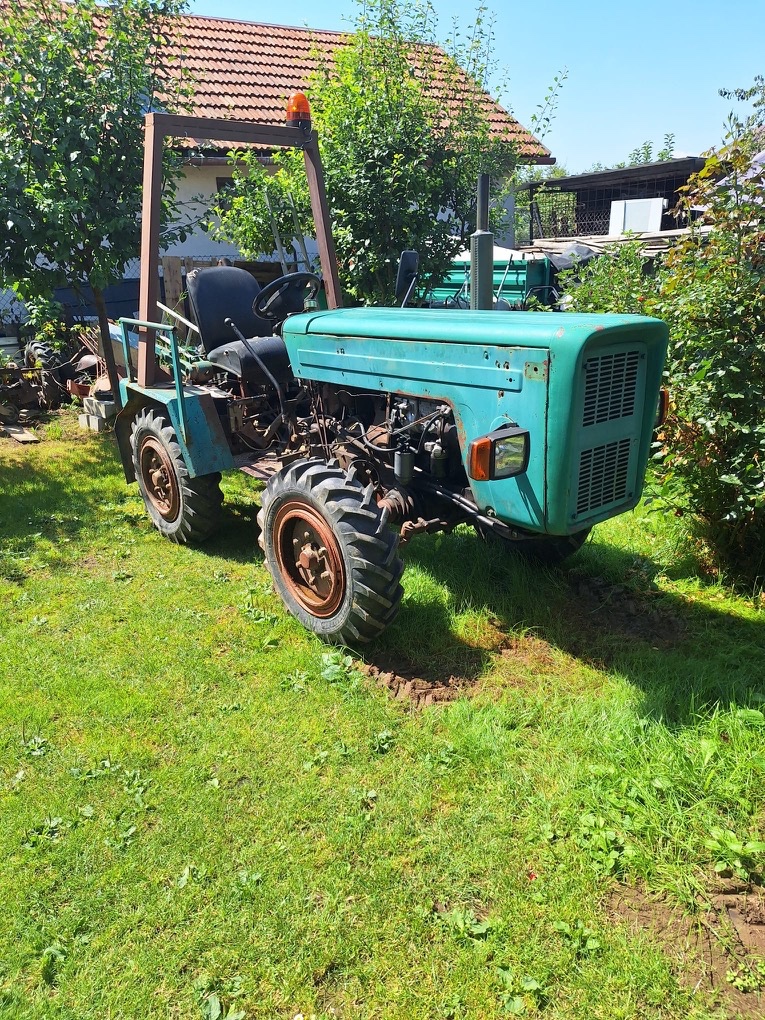 Malotraktor domácej výroby Tatra 805