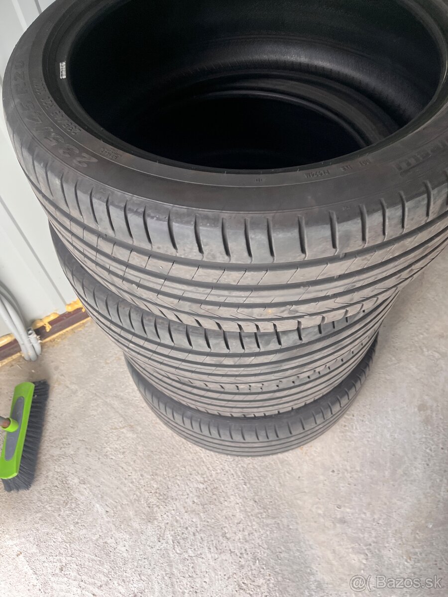 Letné pneu. Firelli 235/45 R20