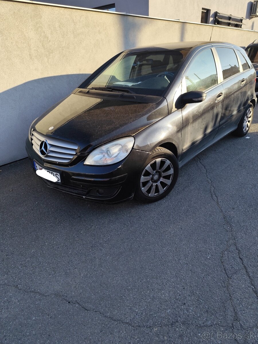 Mercedes B 150