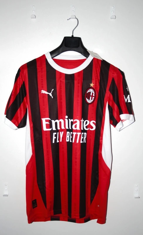 Dres AC Milan 2024/25