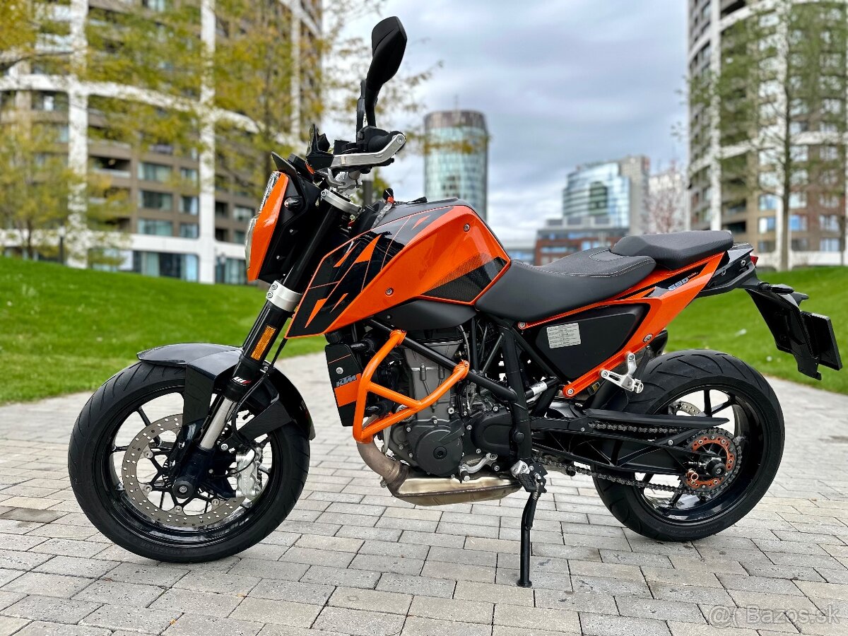 Predám KTM Duke 690