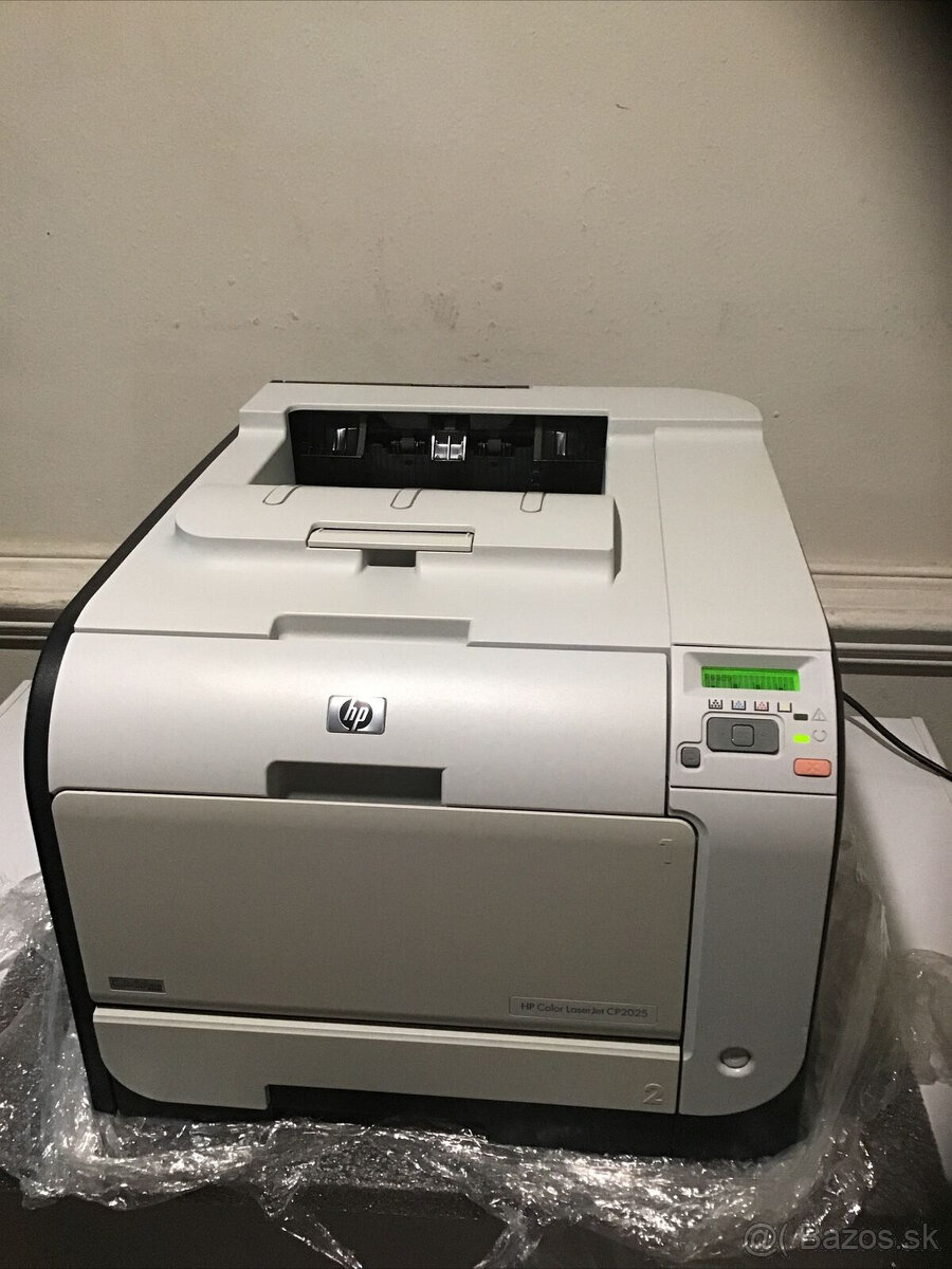 Farebná laserová HP Color LaserJet CP2025 tlačiareň