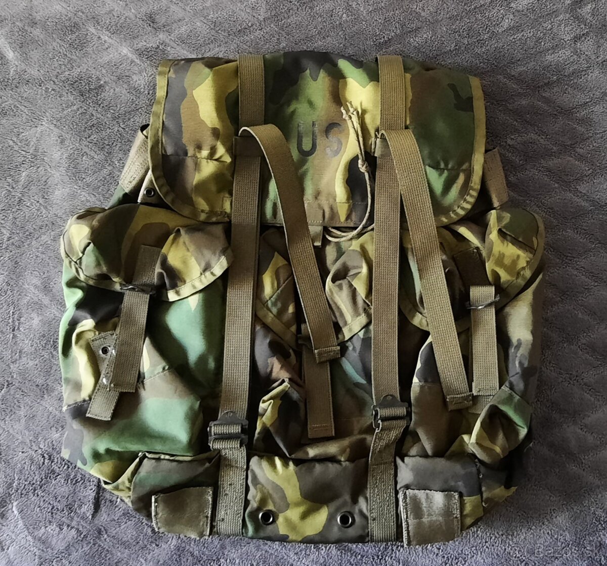 US Army ALICE Rucksack Woodland Camo