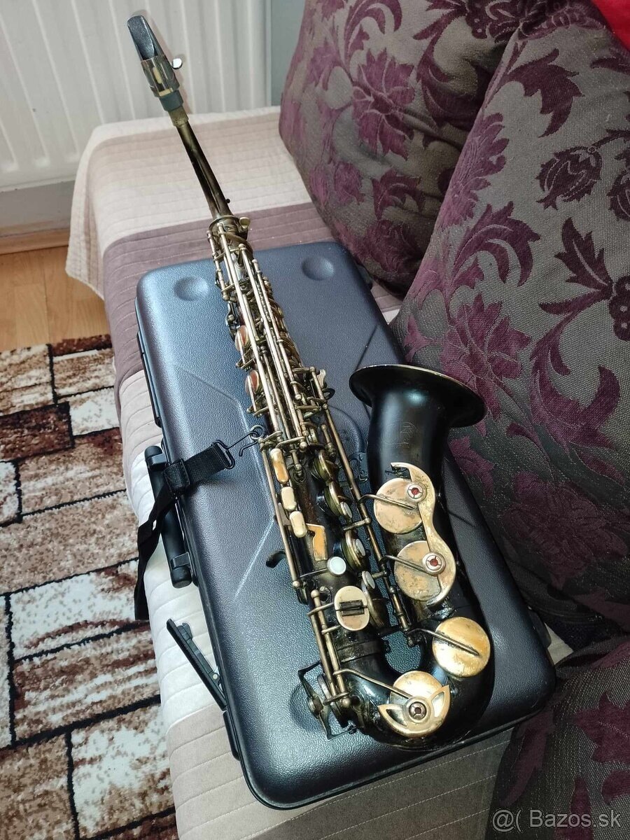 Predam plne funkčny Alt saxofon  AMATI 32