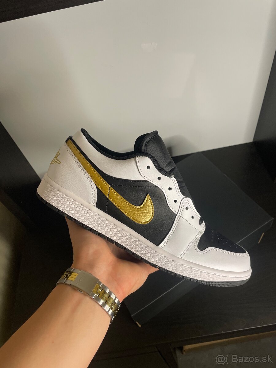 Air Jordan 1 Low Metallic Golden Swoosh